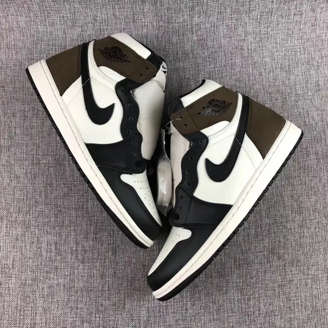 耐克 Air Jordan 1 白黑棕篮球鞋 5