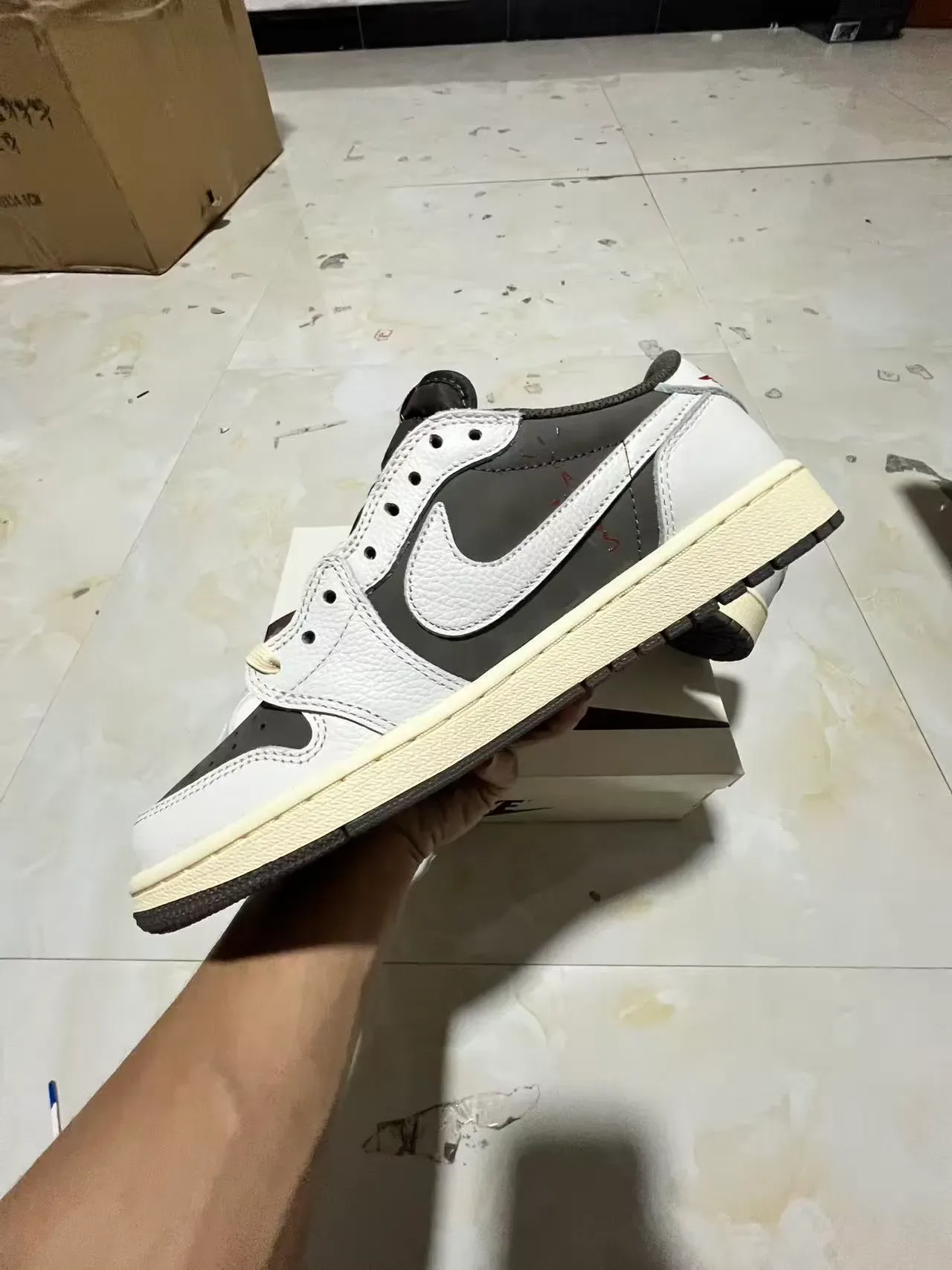 Nike Air Jordan 1 Blanc Gris Basse Multicouche Cuir Et Daim Style De Vie Sneakers 5