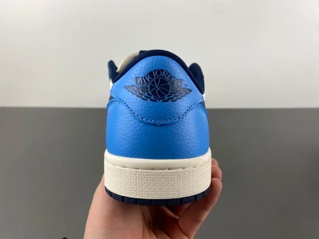 Nike Air Jordan 1 Blanc Bleu Marine Chaussures Lifestyle 4