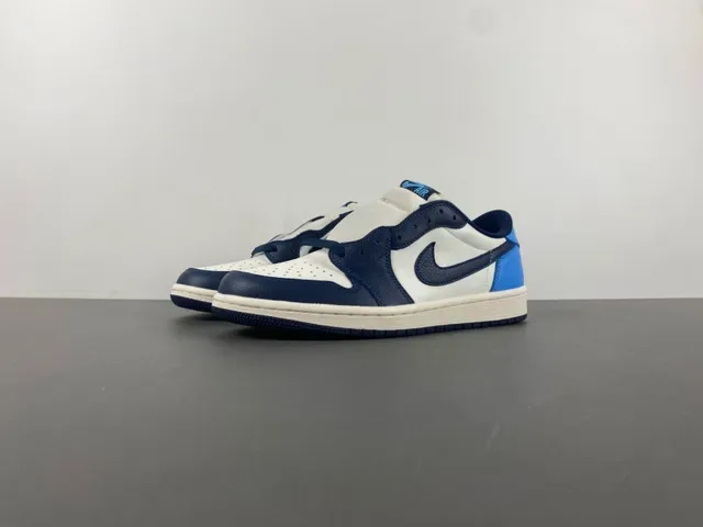 Nike Air Jordan 1 Blanc Bleu Marine Chaussures Lifestyle 10
