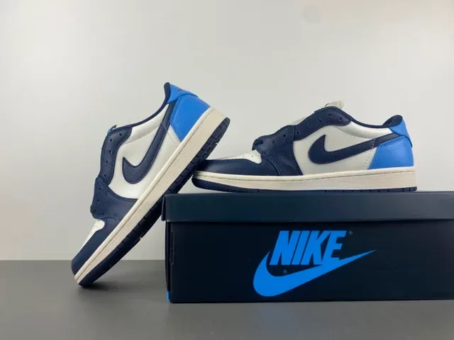 Nike Air Jordan 1 Blanc Bleu Marine Chaussures Lifestyle 14