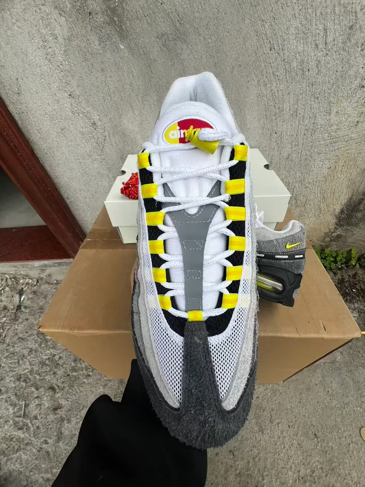 Nike Air Max 95 UNDEFEATED Gray Black Yellow Lifestyle Sneakers 3