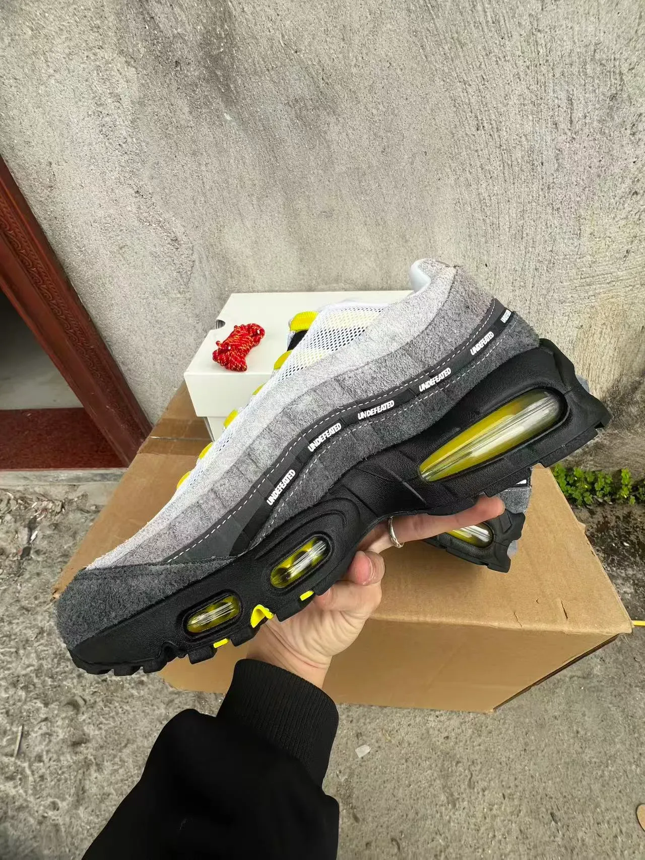 Nike Air Max 95 UNDEFEATED Gray Black Yellow Lifestyle Sneakers 5