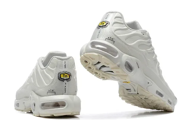 Nike Air Max Plus Monochromatic Blue Lifestyle Sneakers 8