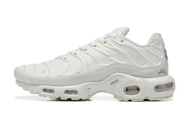 Nike Air Max Plus Monochromatic Blue Lifestyle Sneakers 10