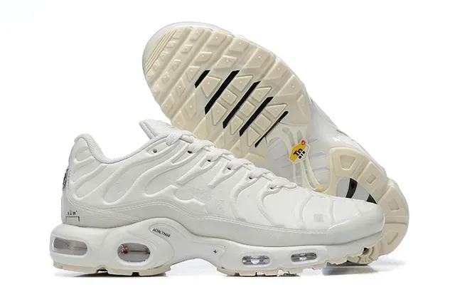 Nike Air Max Plus Monochromatic Blue Lifestyle Sneakers 12