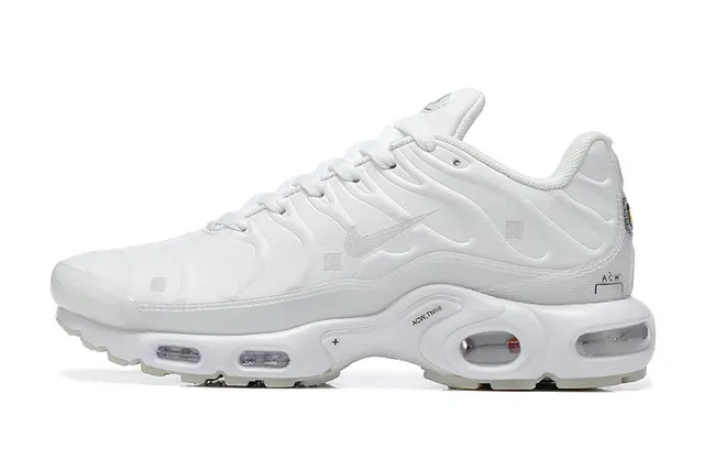 Nike Air Max Plus Monochromatic Blue Lifestyle Sneakers 16