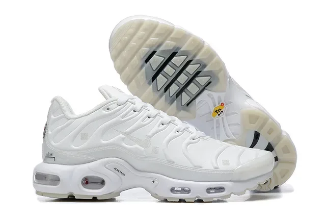 Nike Air Max Plus Monochromatic Blue Lifestyle Sneakers 18