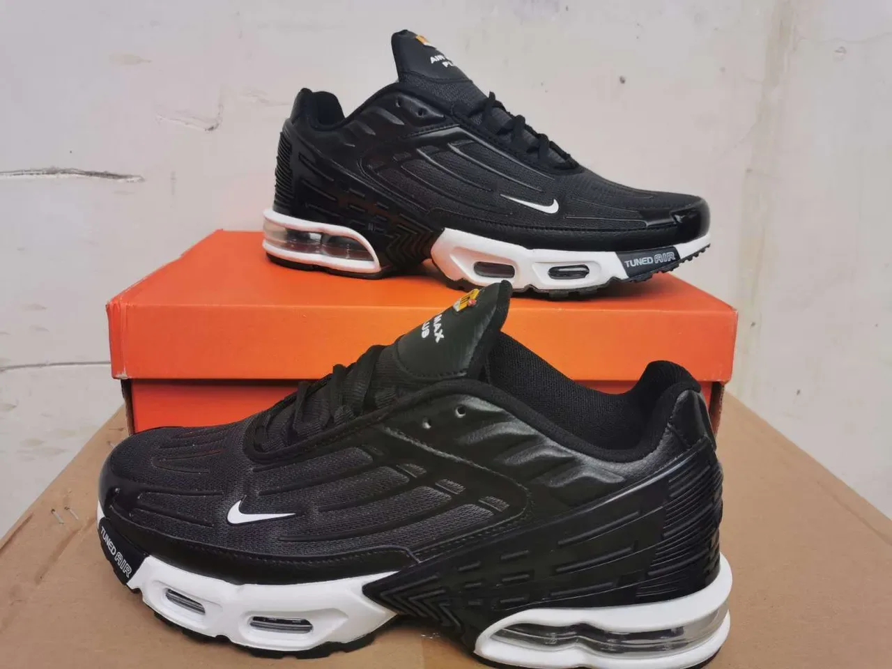 Nike Air Max Plus Tuned Black White Lifestyle Sneakers 4