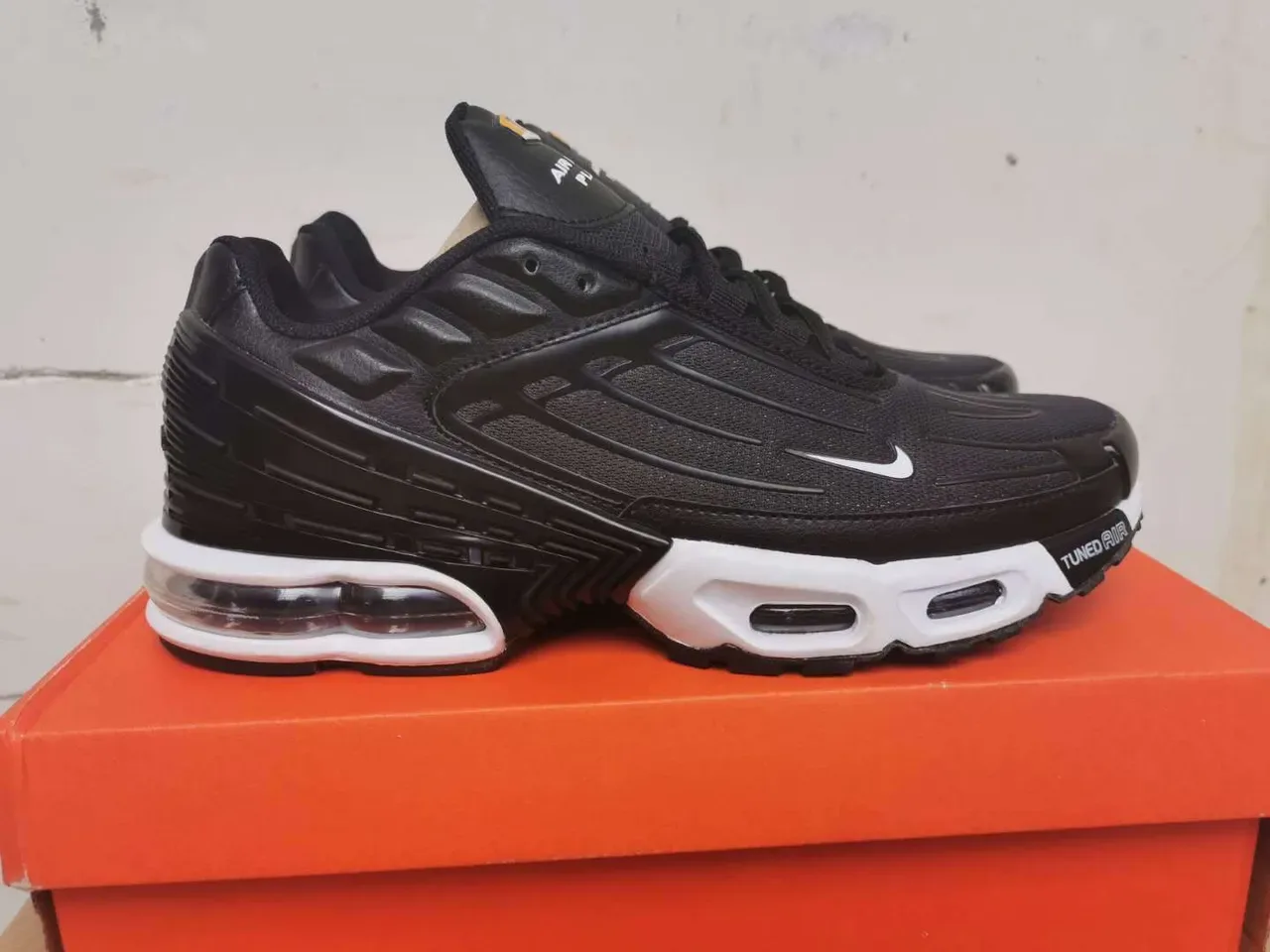 Nike Air Max Plus Tuned Black White Lifestyle Sneakers 5