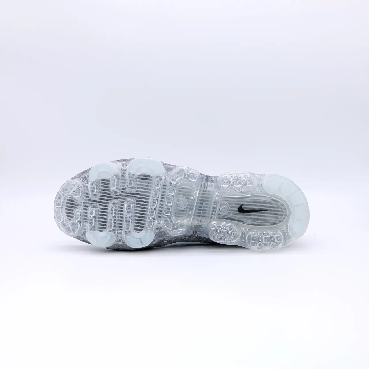 Nike Air VaporMax Flyknit Gris et Blanc Sneakers Lifestyle 3