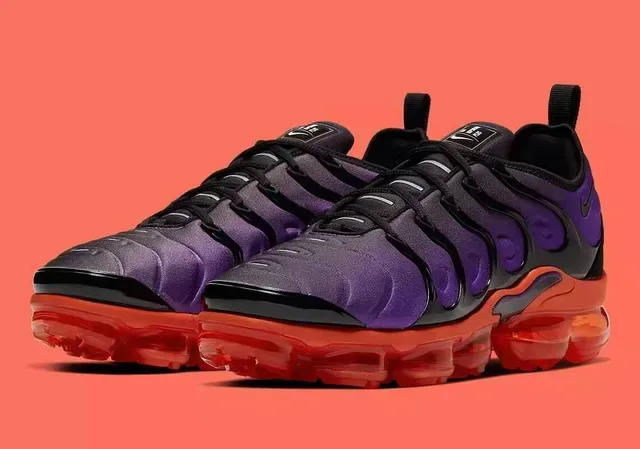 Nike Air VaporMax Plus Dégradé Violet Noir Translucide Rouge Orange Sneakers Lifestyle 2