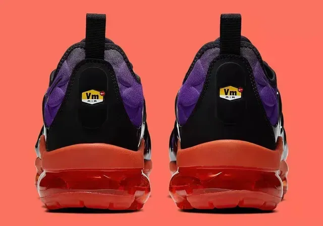 Nike Air VaporMax Plus Dégradé Violet Noir Translucide Rouge Orange Sneakers Lifestyle 3