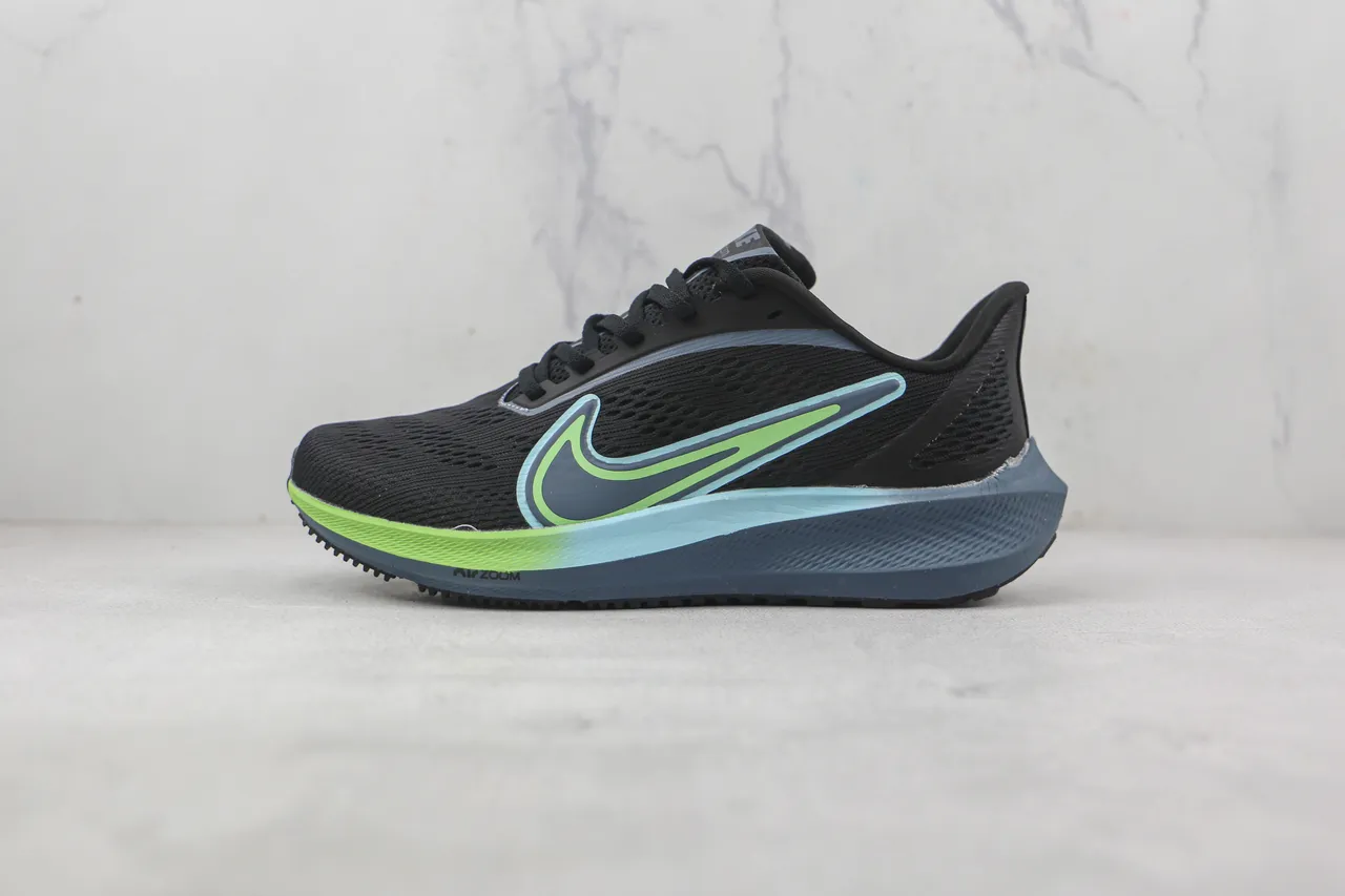 Nike Air Zoom Pegasus Chaussures de course Noir Vert Mesh respirant Upper Layered Color-Blocked Midsole 1