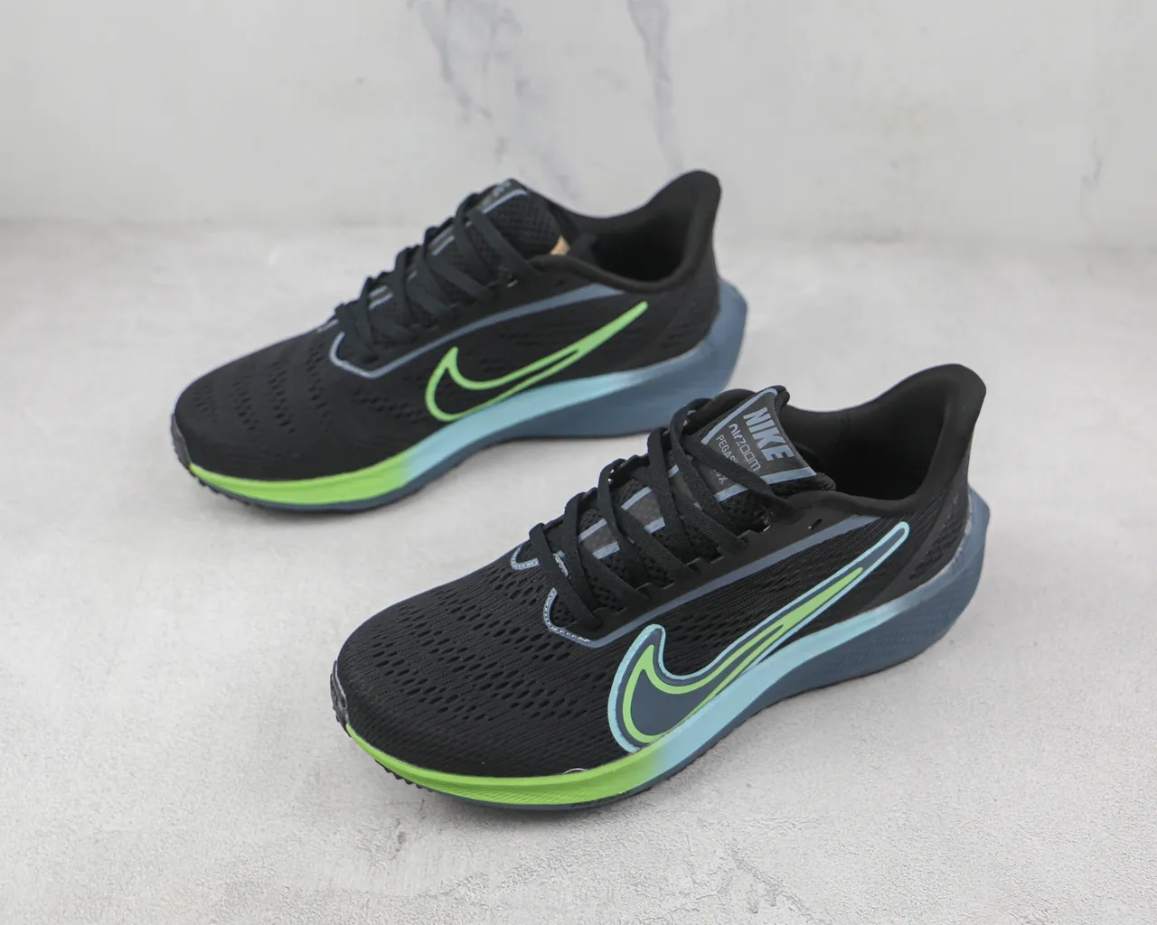 Nike Air Zoom Pegasus Chaussures de course Noir Vert Mesh respirant Upper Layered Color-Blocked Midsole 4