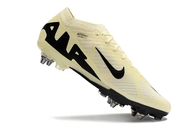 Nike Beige Noir Flyknit Graphique Onde Chaussures de Football Firm-Ground 2