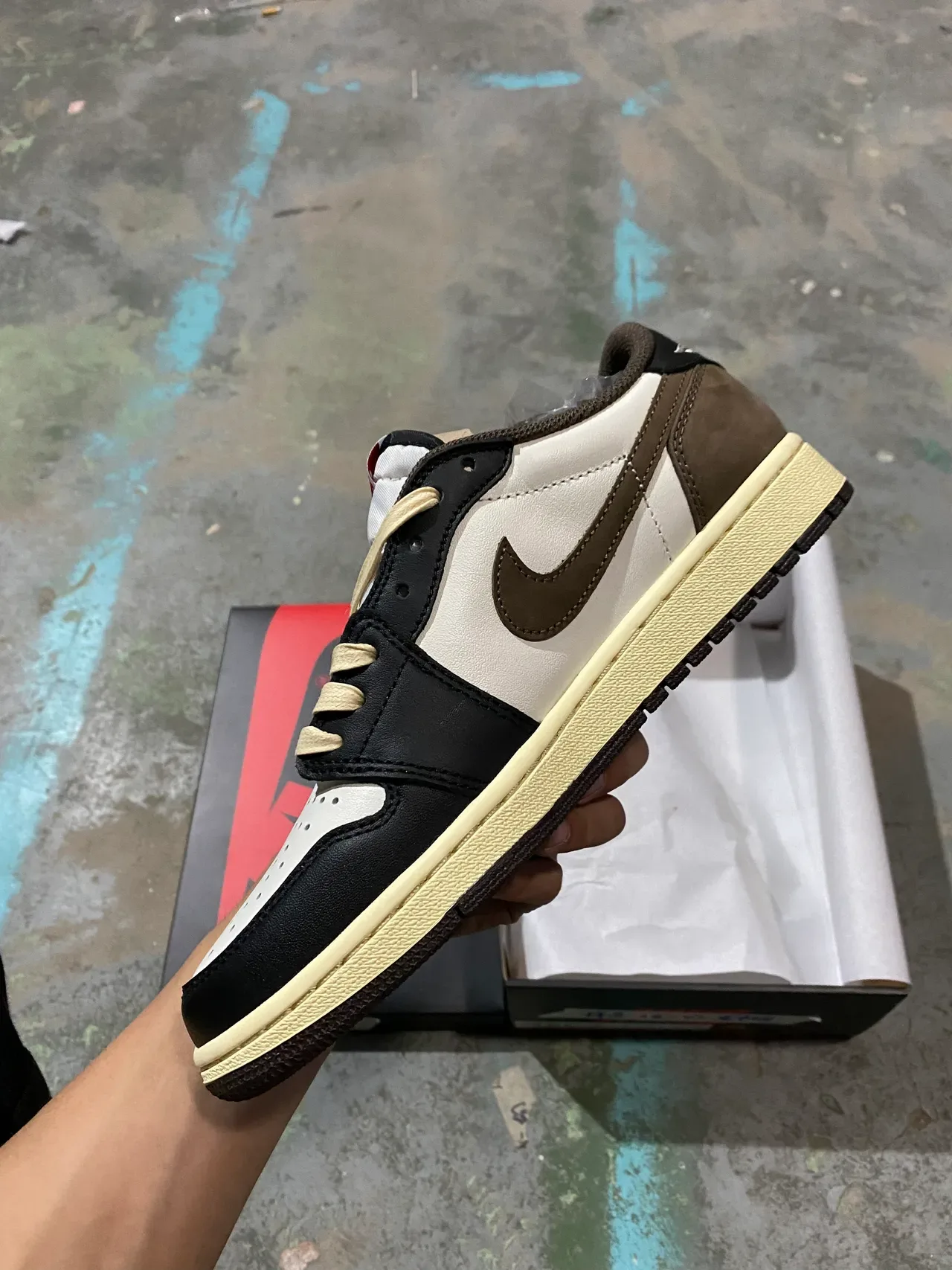 Nike Bege Preto Low-Top Silhueta Layered Couro E Camurça Superior Tênis Lifestyle 4