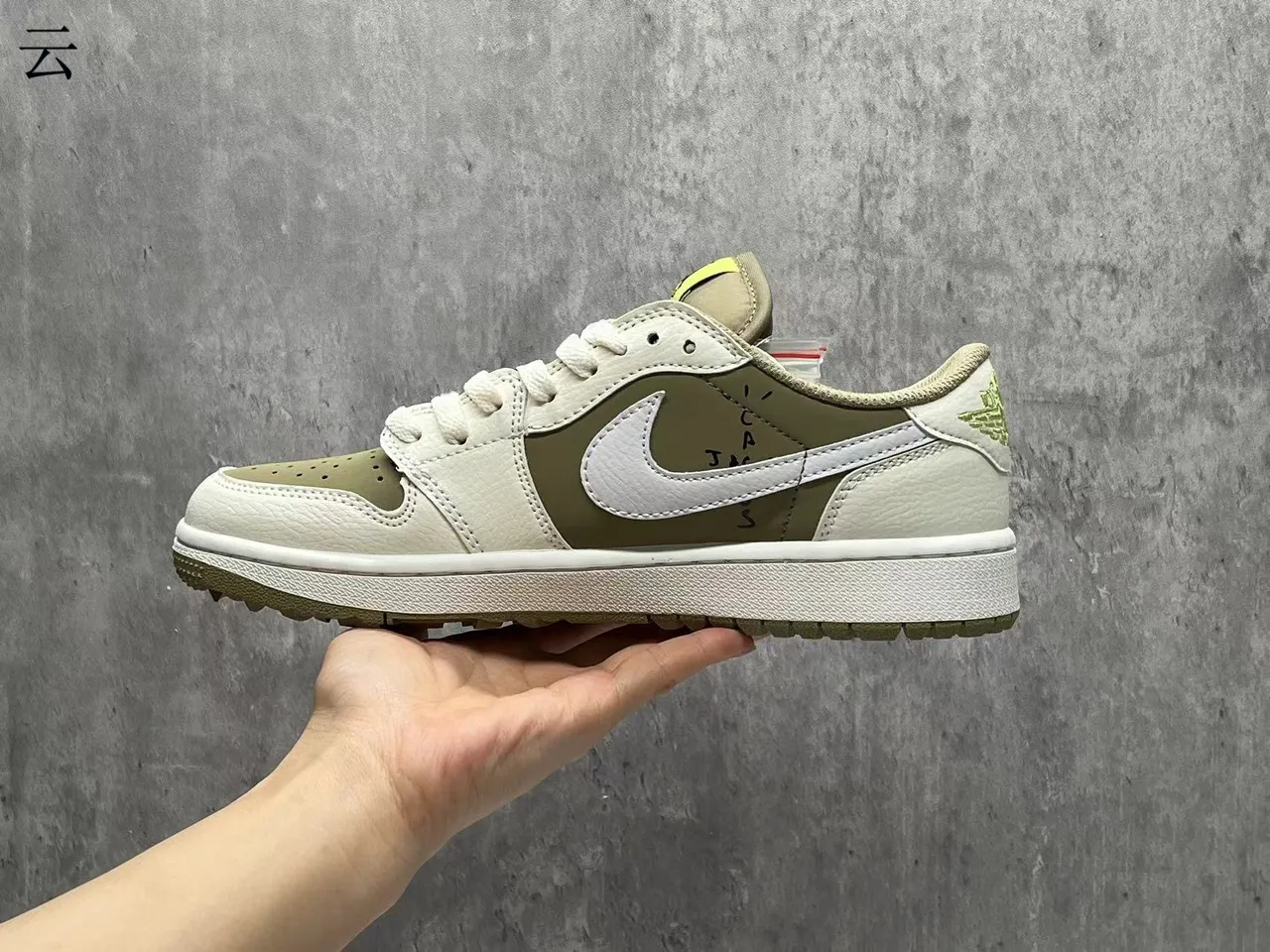 Nike Beige Green Low-Top Layered Leather Upper Lifestyle Sneakers 5