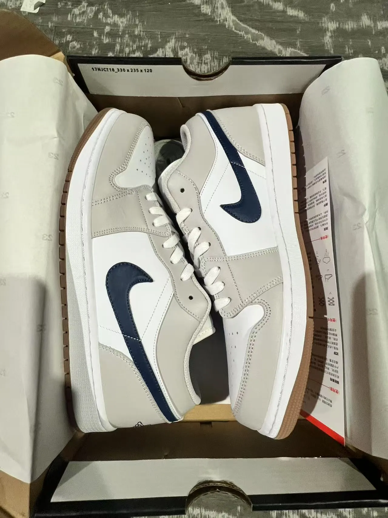 Nike Beige Navy Low-Top Silhouette Leather And Synthetic Paneling Lifestyle Sneakers 8