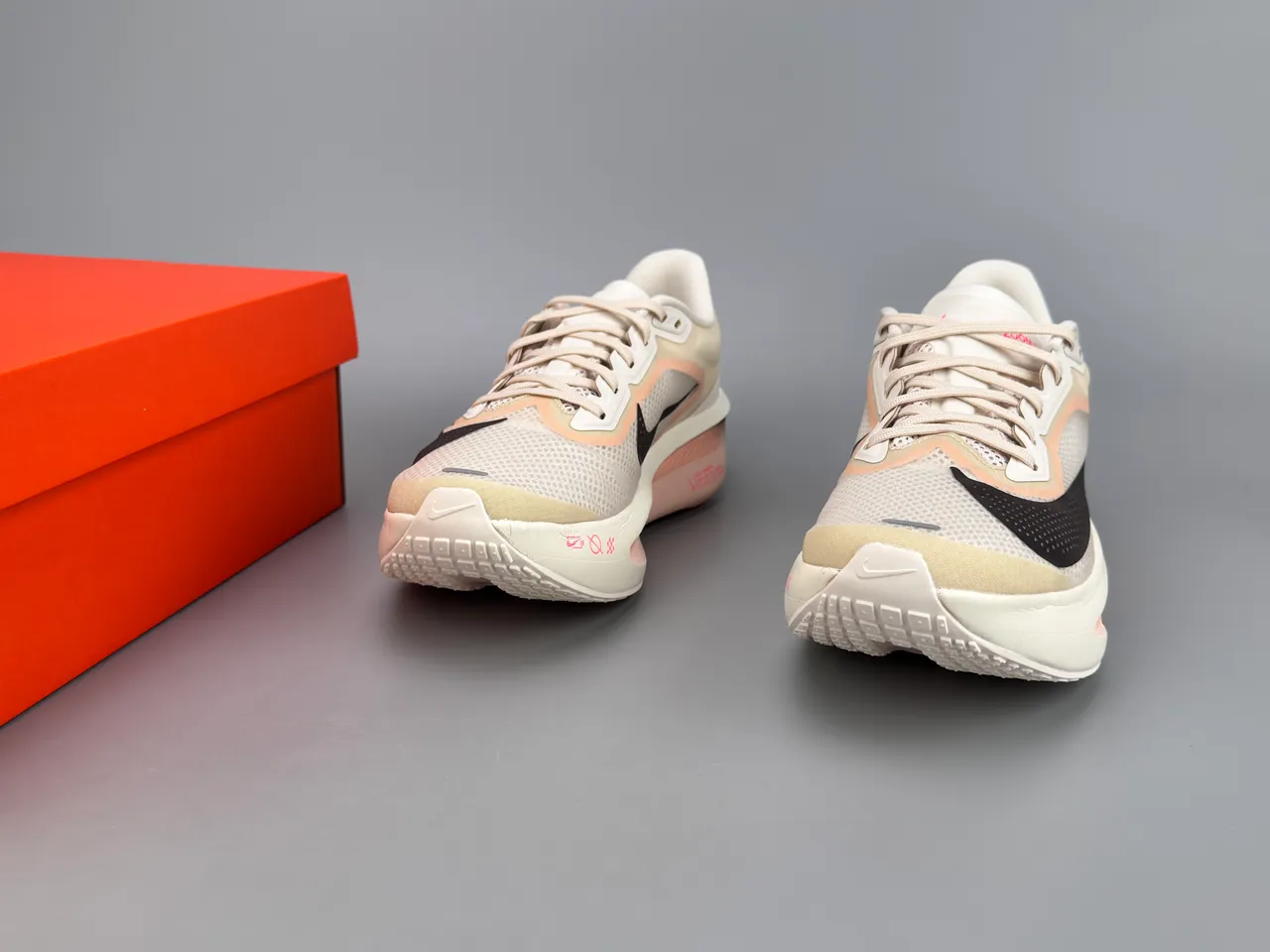 Nike Beige Pink Engineered Mesh Upper Sculpted ZoomX Midsole Running Shoes 3