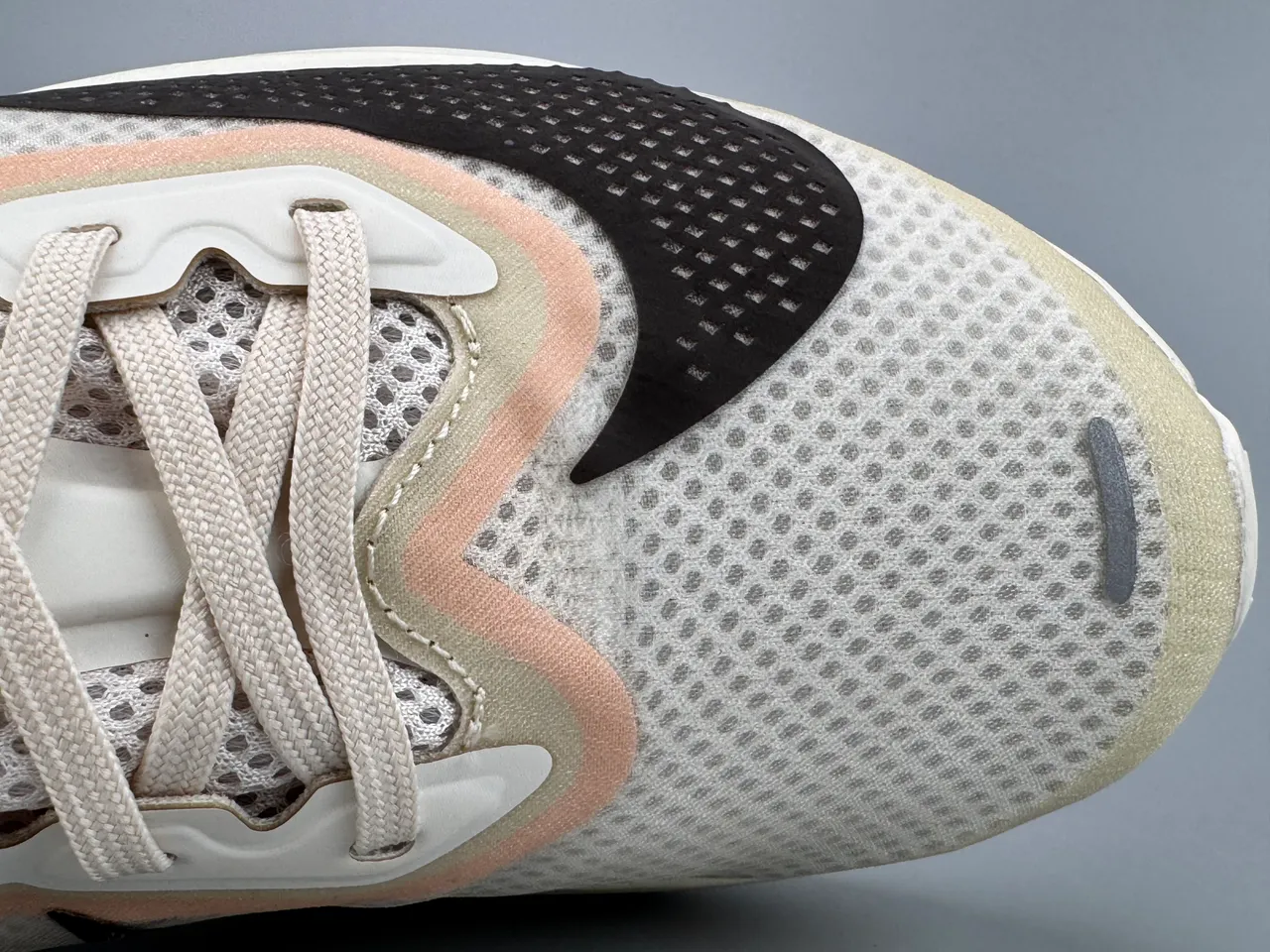 Nike Beige Pink Engineered Mesh Upper Sculpted ZoomX Midsole Running Shoes 4