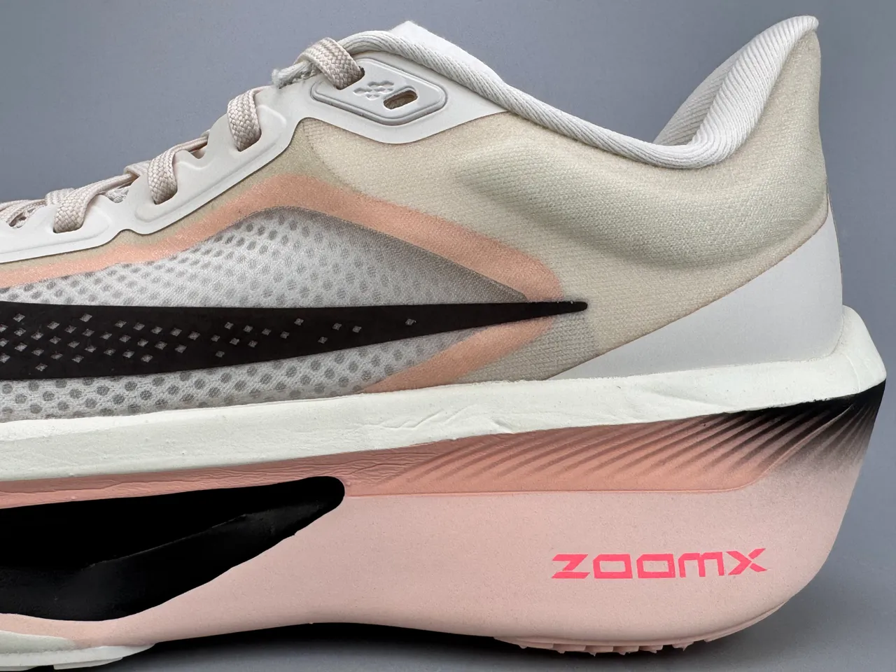 Nike Beige Pink Engineered Mesh Upper Sculpted ZoomX Midsole Running Shoes 5