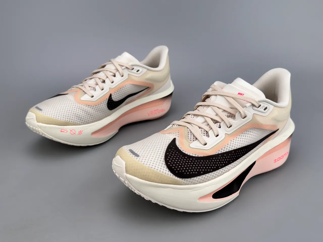 Nike Beige Pink Engineered Mesh Upper Sculpted ZoomX Midsole Running Shoes 7