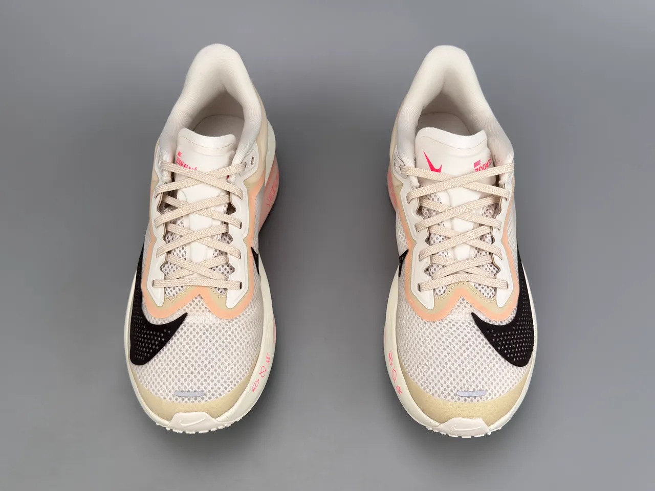 Nike Beige Pink Engineered Mesh Upper Sculpted ZoomX Midsole Running Shoes 9