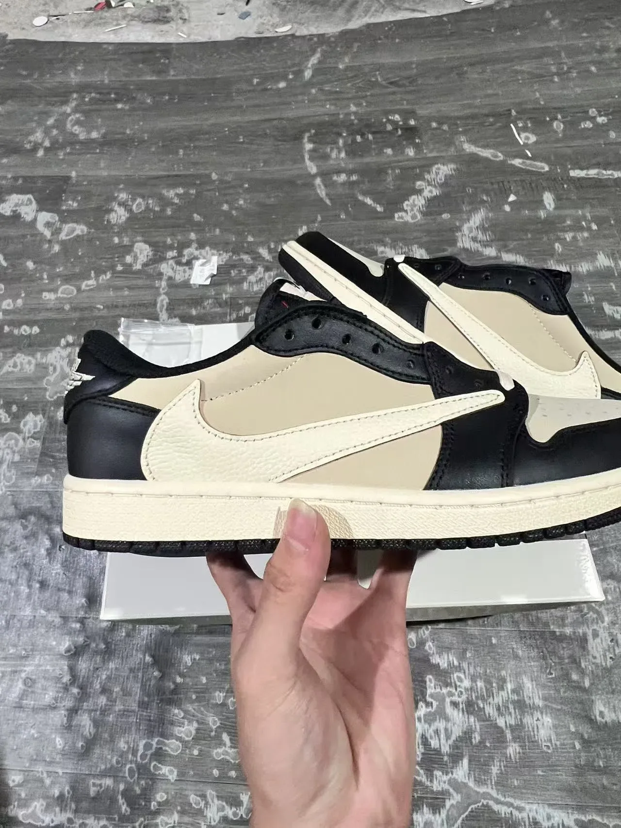 Nike Black Beige Cream Two-Tone Textured Leather Upper Lifestyle Sneakers 7