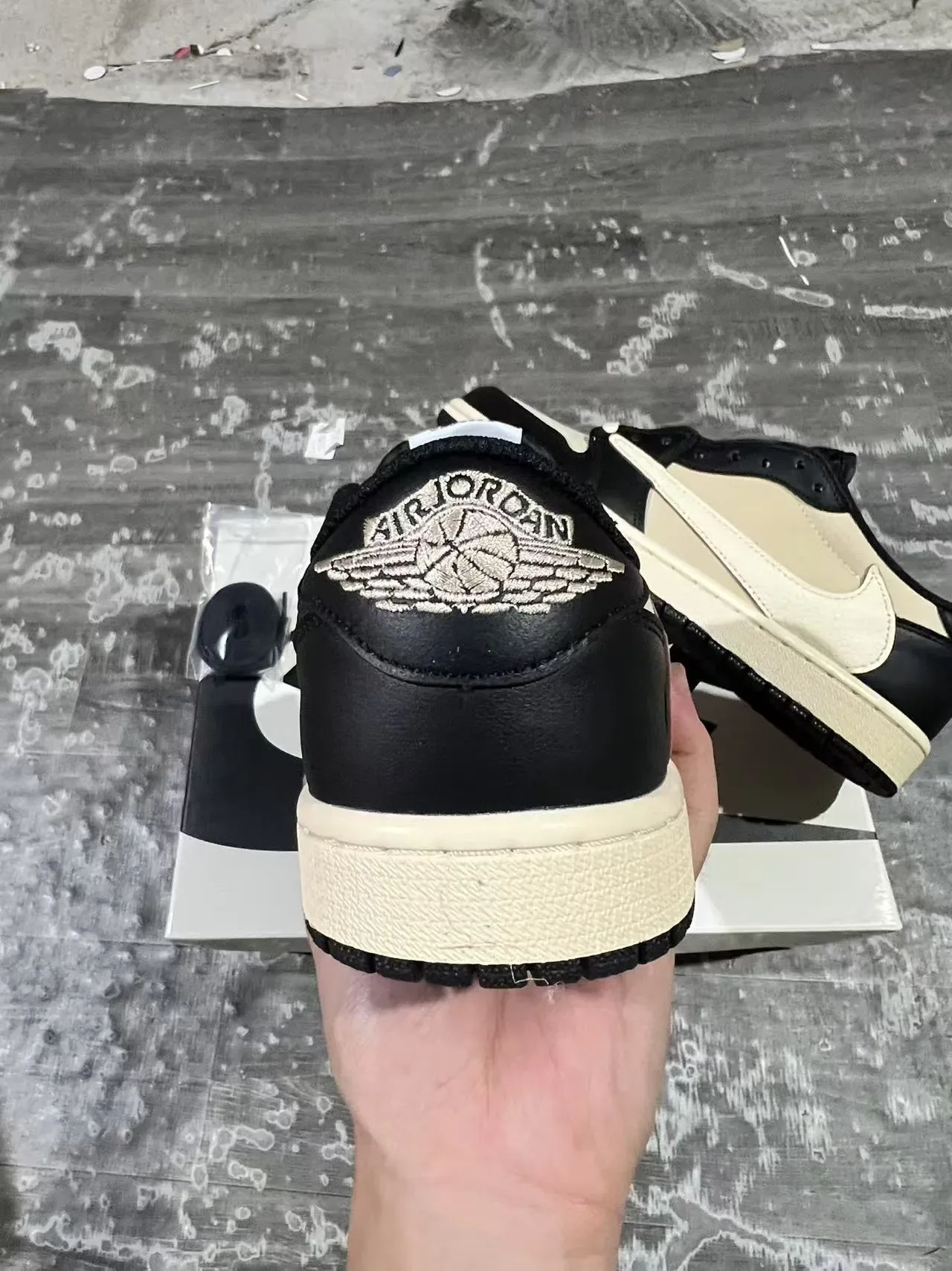 Nike Black Beige Cream Two-Tone Textured Leather Upper Lifestyle Sneakers 8