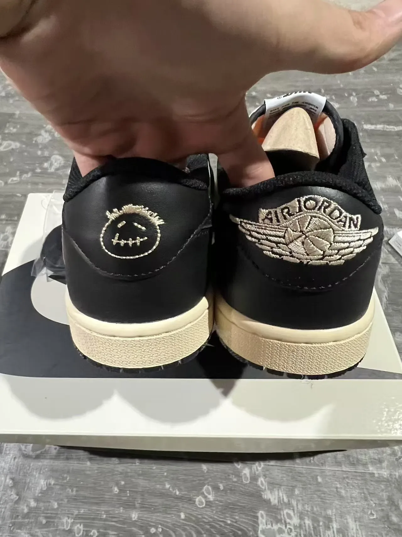 Nike Black Beige Cream Two-Tone Textured Leather Upper Lifestyle Sneakers 9