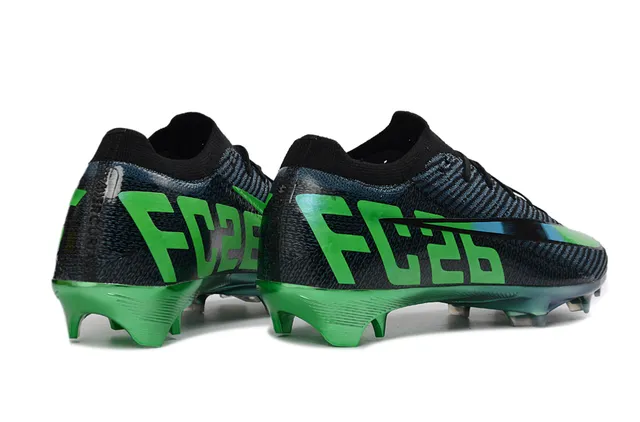 Nike Black Green Chaussures de football à coupe basse, ajustement chaussette, partie supérieure en knit texturé, construction sur terrain ferme 5