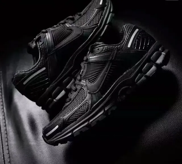 Nike Black Mesh and Synthetic Running Shoes 3