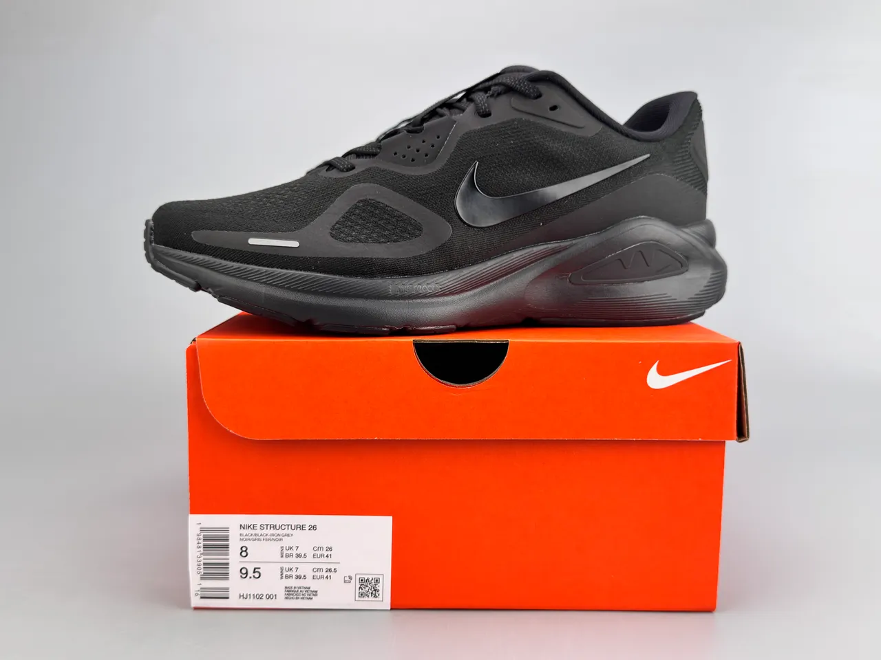 Nike Black Monochromatic Mesh Running Shoes 4
