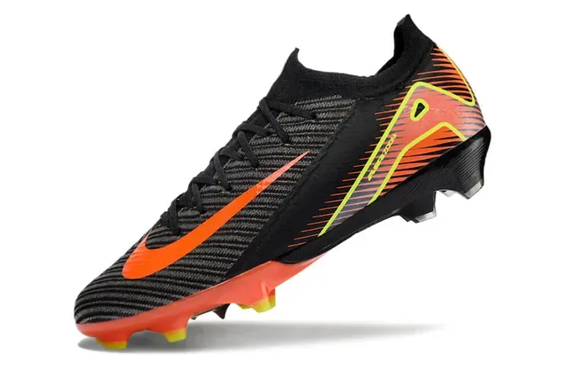 Nike Chuteiras de futebol preto e laranja upper knit dynamic cage overlay campo firme 3