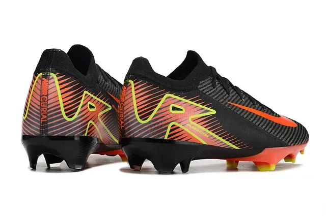 Nike Chuteiras de futebol preto e laranja upper knit dynamic cage overlay campo firme 5