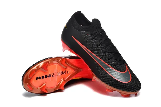 Nike Sapatos de futebol preto e vermelho com upper Flyknit, low-cut, para terreno firme 7