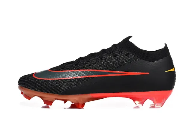 Nike Sapatos de futebol preto e vermelho com upper Flyknit, low-cut, para terreno firme 10