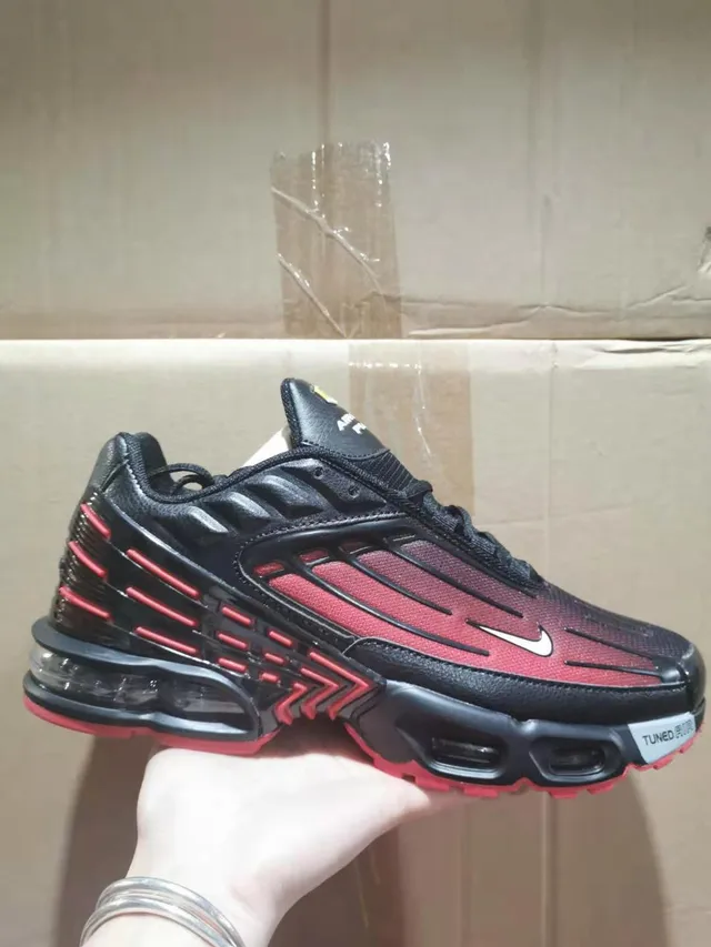 Nike Black Red Layered TPU Cage Gradient Mesh Upper Lifestyle Sneakers 5