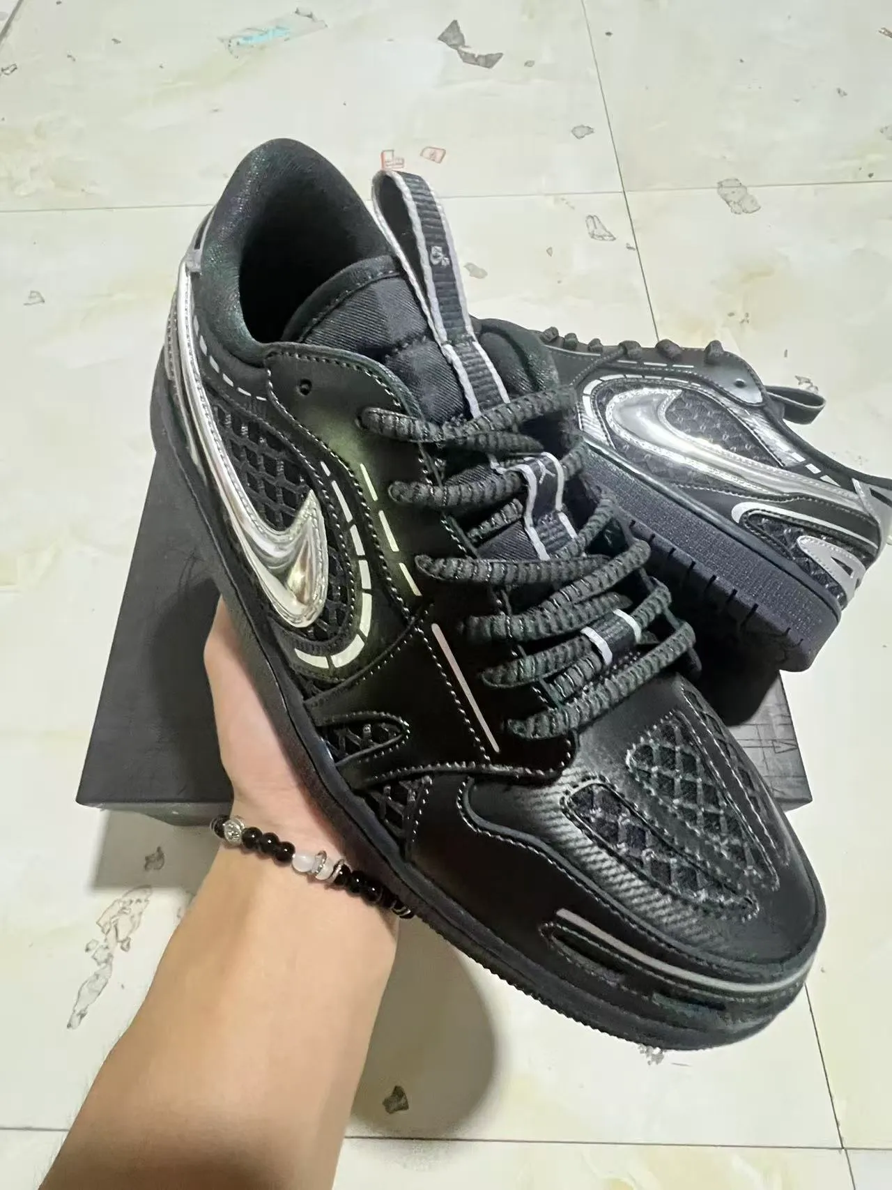 Nike Black Silver Textured Upper Reflective Swoosh Lifestyle Sneakers 2