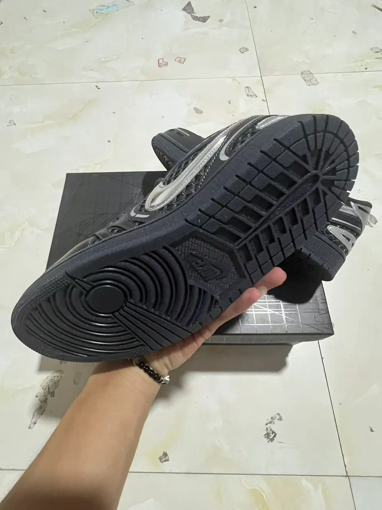 Nike Black Silver Textured Upper Reflective Swoosh Lifestyle Sneakers 6