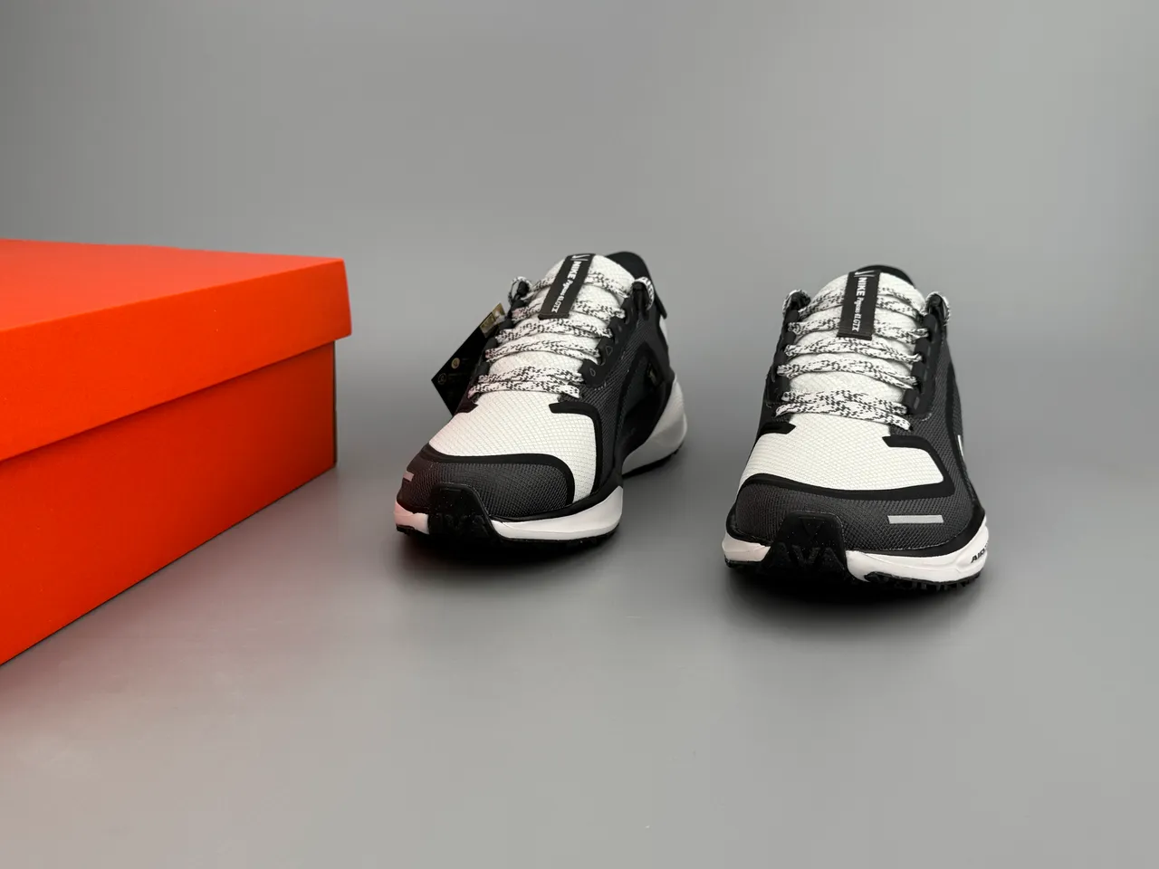 Nike Black White Engineered Mesh Upper GORE-TEX Waterproof Lining Running Shoes 3