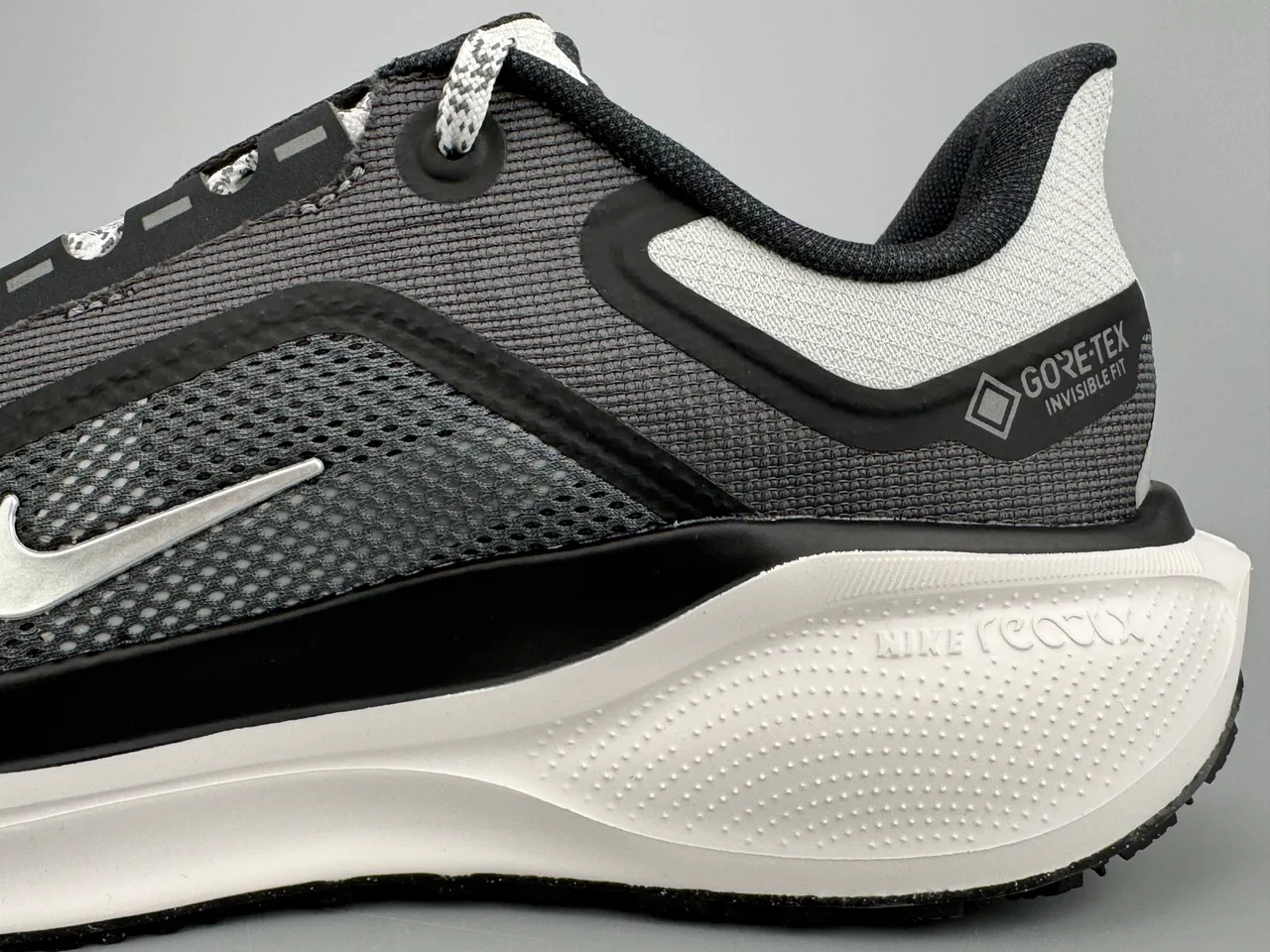 Nike Black White Engineered Mesh Upper GORE-TEX Waterproof Lining Running Shoes 7