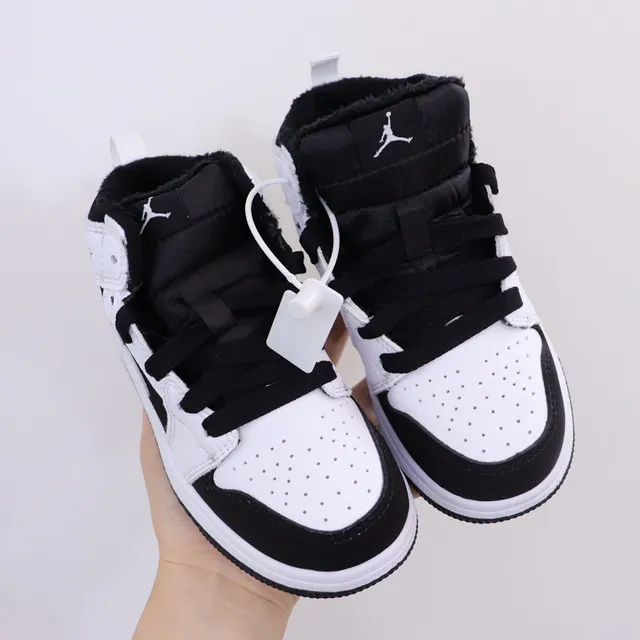 Nike Black White High-Top Padded Collar Basketball Shoes 21