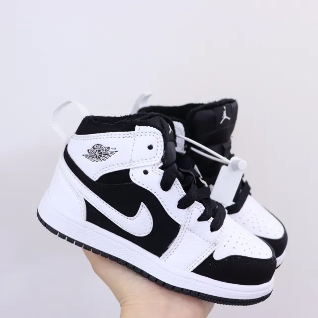 Nike Black White High-Top Padded Collar Basketball Shoes 24