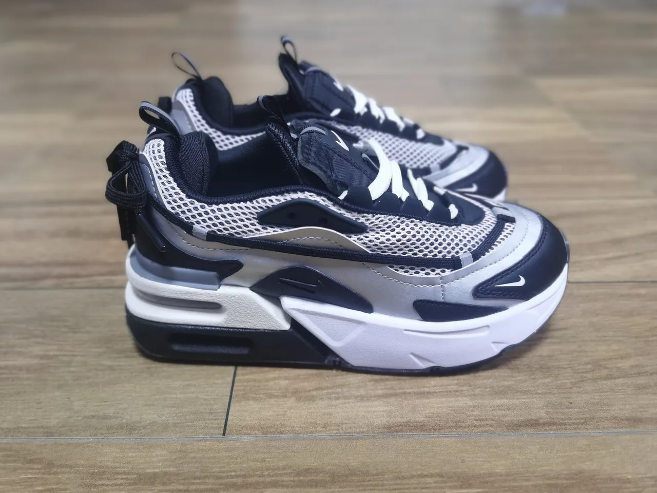 Nike Black White Layered Synthetic Cage Perforated Mesh Upper Lifestyle Sneakers 2