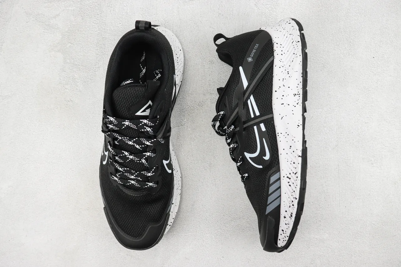 Nike Black White Mesh Upper GORE-TEX Waterproofing Running Shoes 3