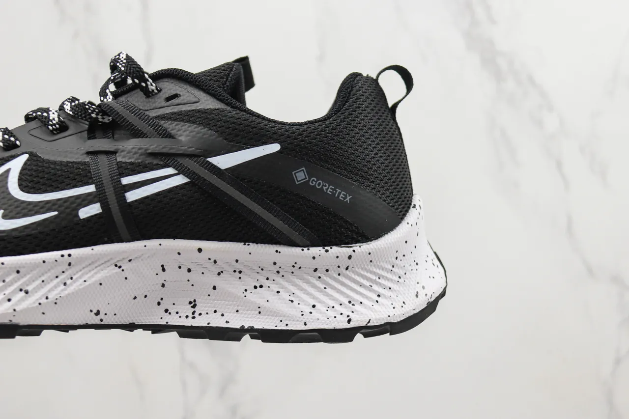 Nike Black White Mesh Upper GORE-TEX Waterproofing Running Shoes 7