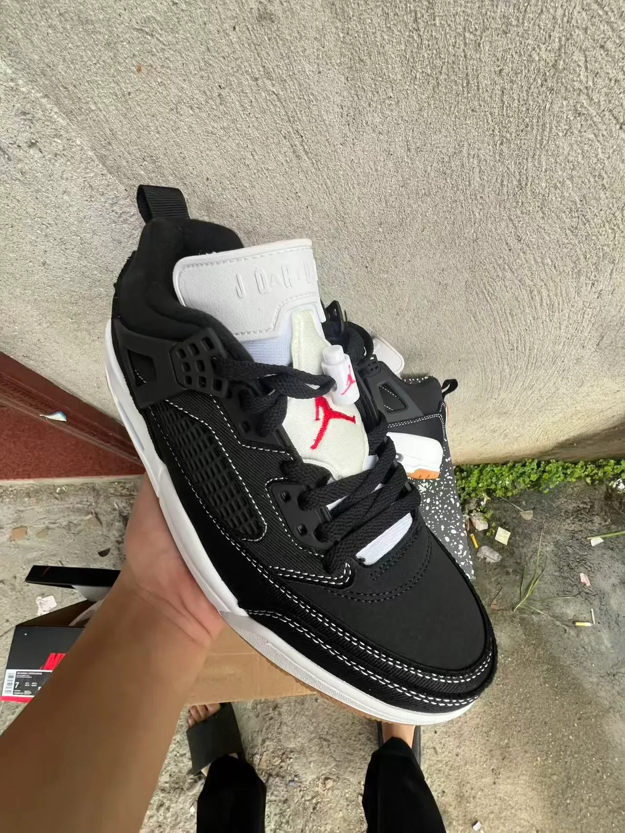 Nike Black White Mesh Upper Gum Rubber Outsole Sneakers 2