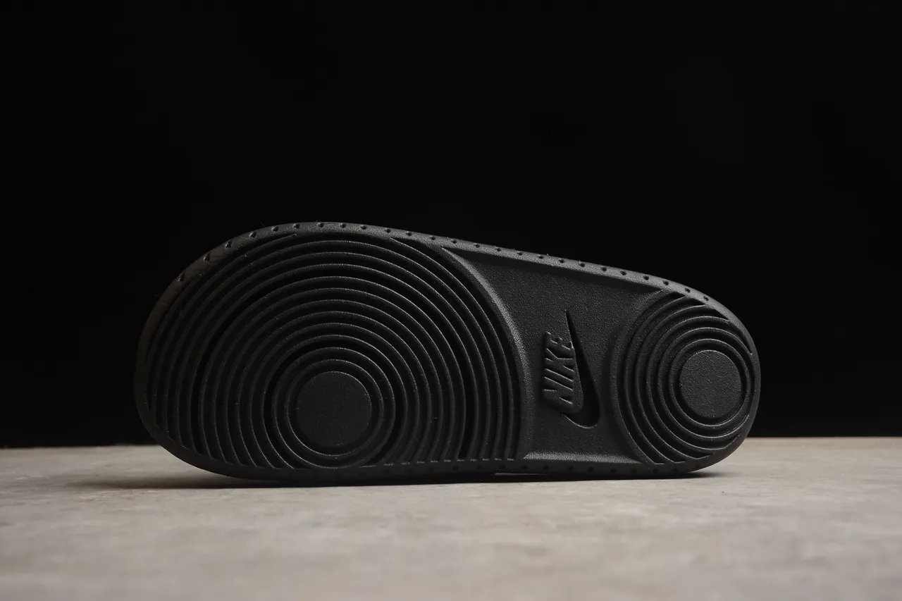 Nike काला सफेद मोल्डेड ईवा सोल सिंगल वाइड स्ट्रैप स्लिपर्स 10